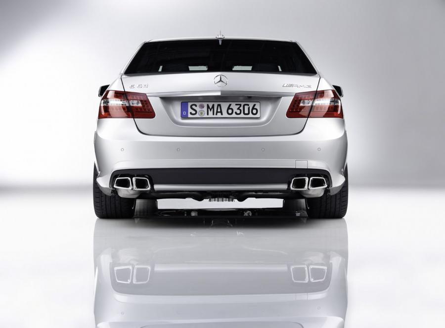  Mercedes-Benz E63 AMG 2010 года  (фото 46 из 57)